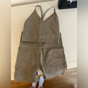 Set Active. XS Sculptflex ribbed set. Color Sand